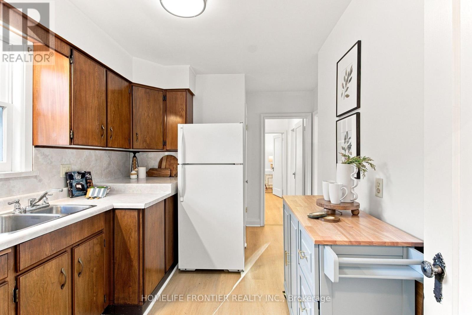 132 Wesley Street, Toronto, Ontario  M8Y 2X1 - Photo 8 - W13725732