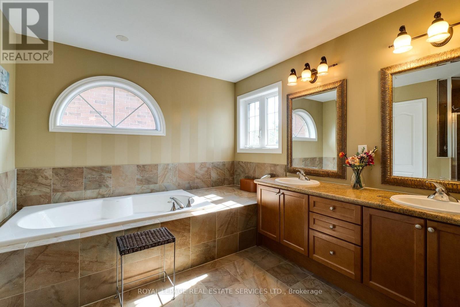 167 Innville Crescent, Oakville, Ontario  L6L 0B8 - Photo 38 - W13725746