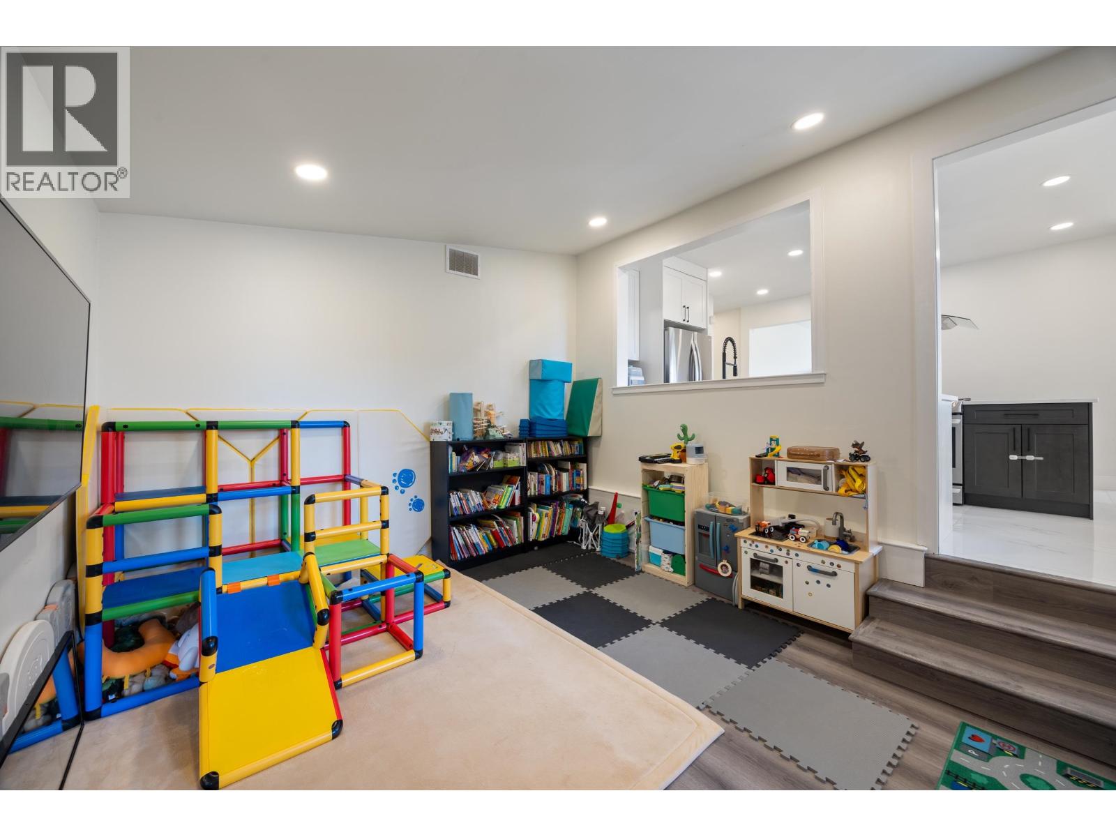 8085 10th Avenue, Burnaby, British Columbia  V3N 2S4 - Photo 33 - R3158409