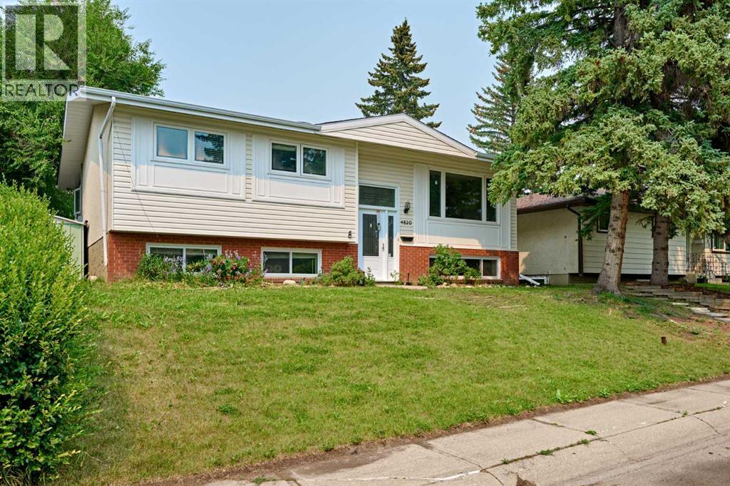 4820 49 Avenue NW, Calgary, Alberta  T3B 1E2 - Photo 2 - A2340597