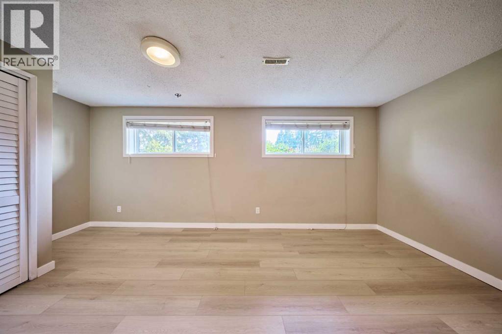 4820 49 Avenue NW, Calgary, Alberta  T3B 1E2 - Photo 42 - A2340597