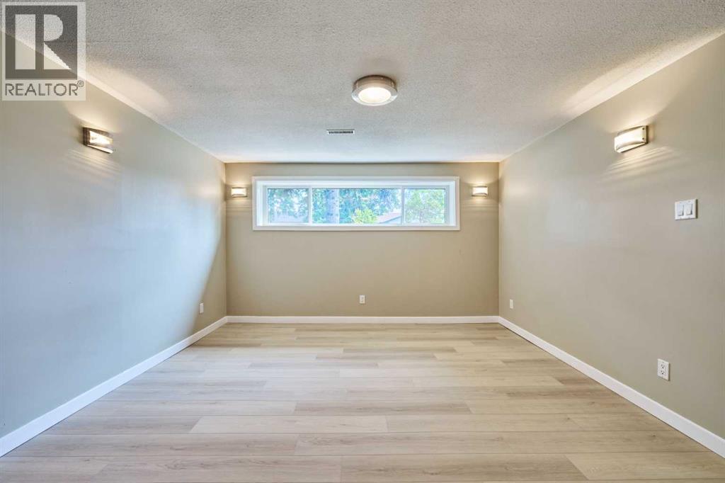 4820 49 Avenue NW, Calgary, Alberta  T3B 1E2 - Photo 36 - A2340597