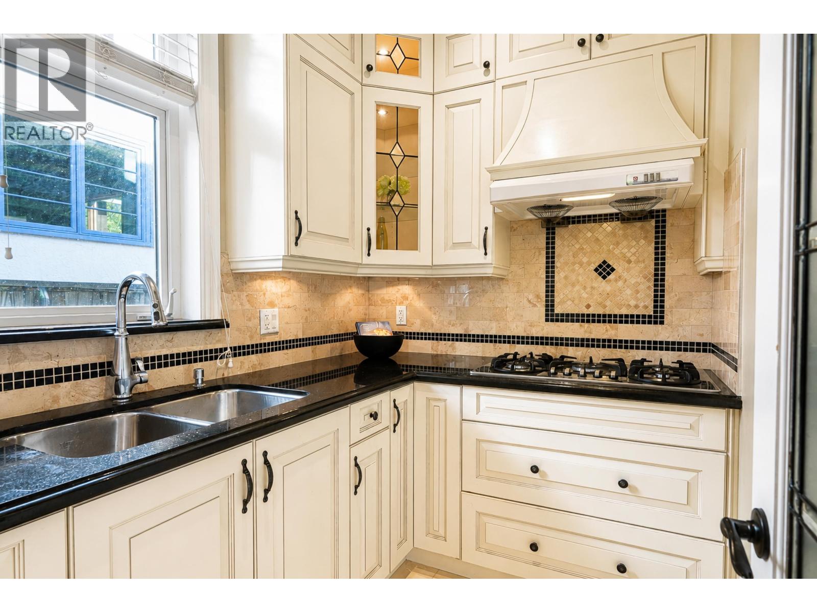 1657 W 58th Avenue, Vancouver, British Columbia  V6P 1W8 - Photo 14 - R3159793