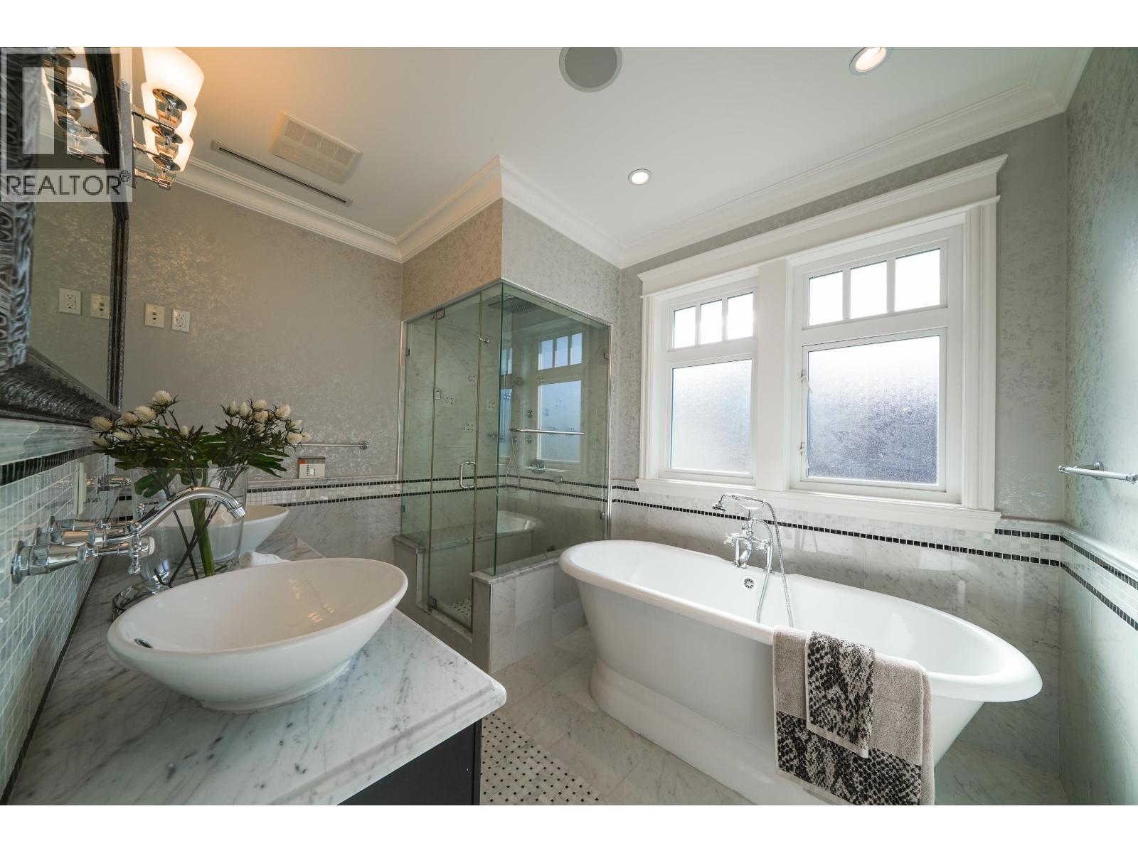 1657 W 58th Avenue, Vancouver, British Columbia  V6P 1W8 - Photo 18 - R3159793