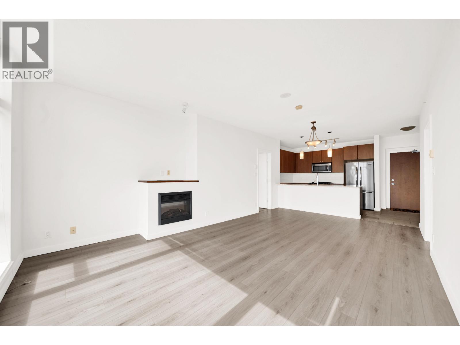 1005 280 Ross Drive, New Westminster, British Columbia  V3L 0C2 - Photo 3 - R3159116