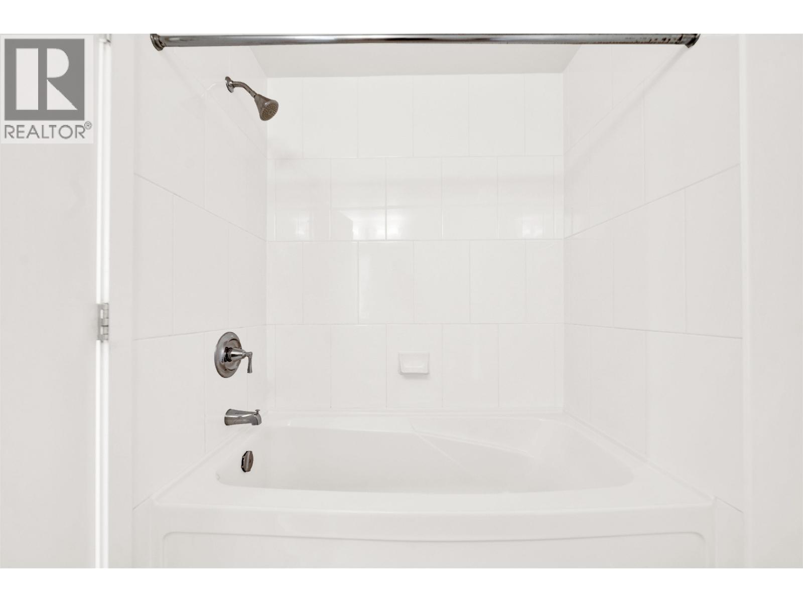 1005 280 Ross Drive, New Westminster, British Columbia  V3L 0C2 - Photo 11 - R3159116