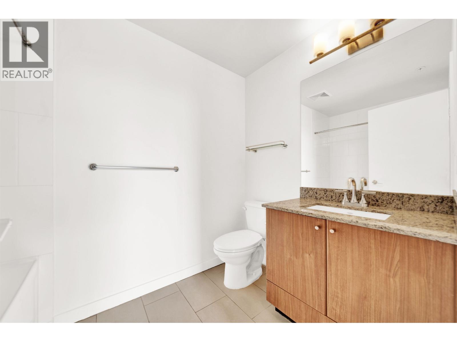 1005 280 Ross Drive, New Westminster, British Columbia  V3L 0C2 - Photo 10 - R3159116