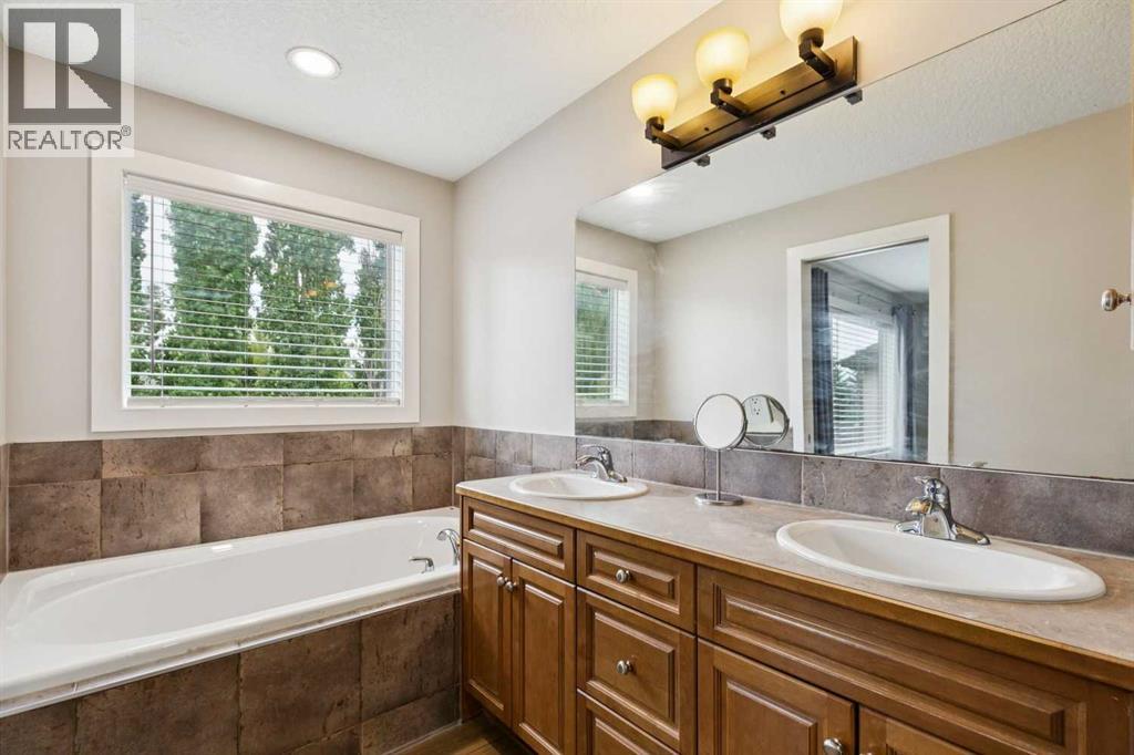 3 Tuscany Glen Green NW, Calgary, Alberta  T3L 2V8 - Photo 27 - A2340553