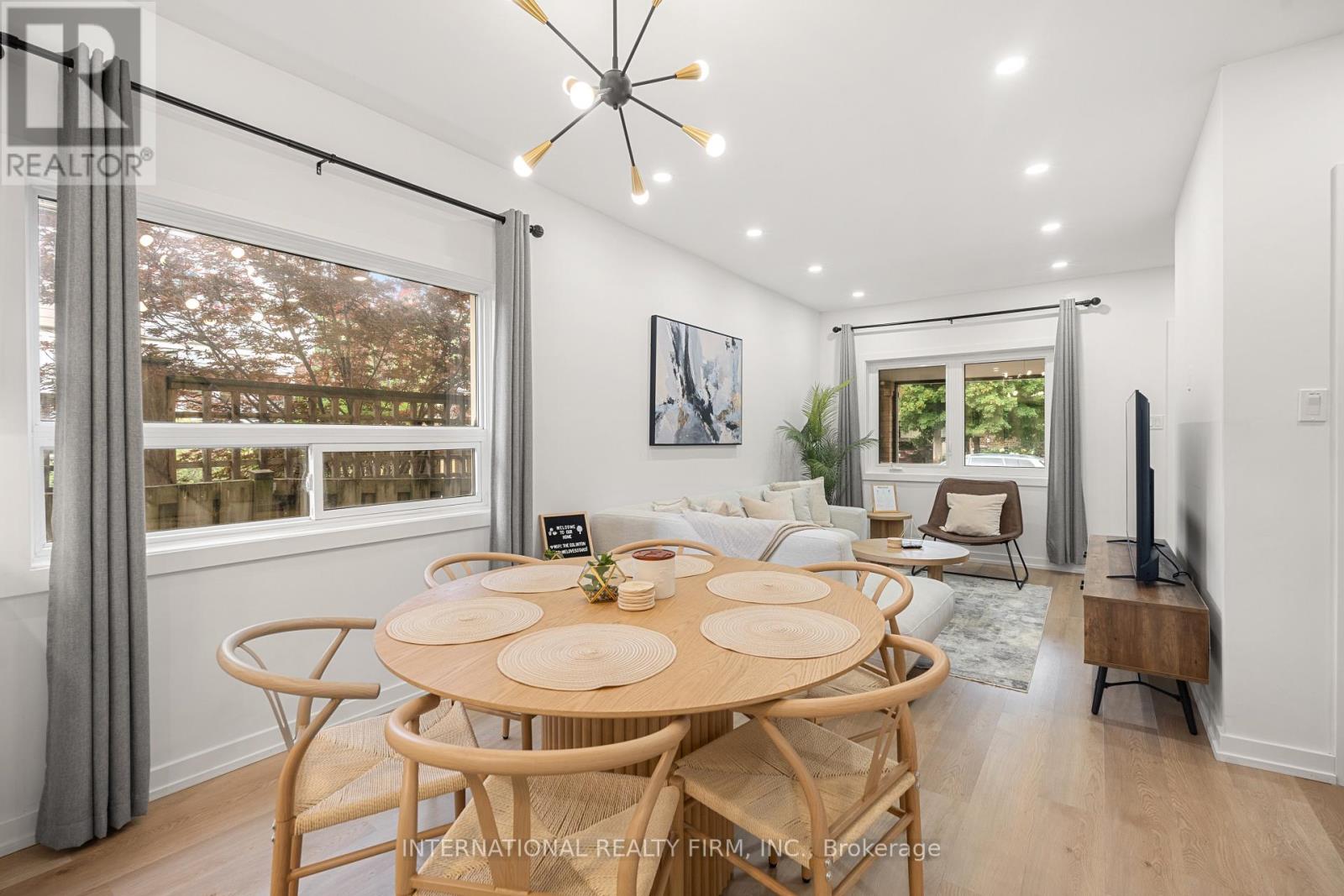 171 DUPLEX AVENUE, Toronto, Ontario