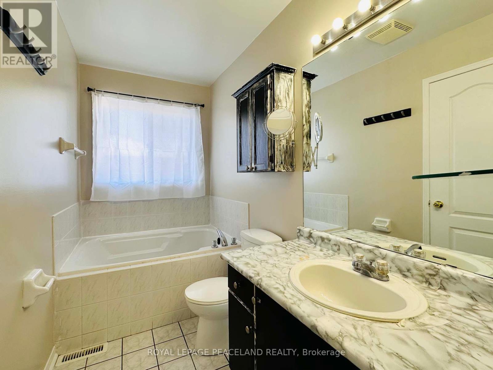 3851 Foxborough Trail, Mississauga, Ontario L5N 7W3 - Photo 18 - W13725750