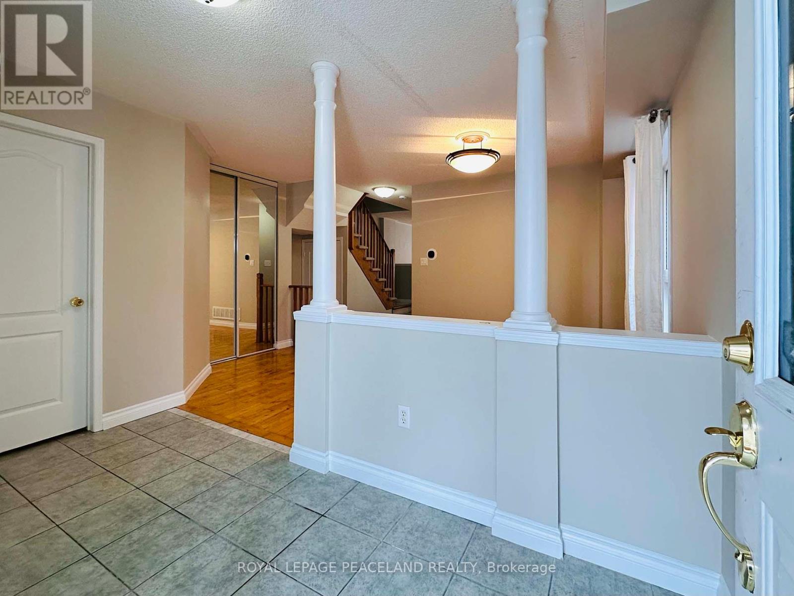 3851 Foxborough Trail, Mississauga, Ontario L5N 7W3 - Photo 3 - W13725750
