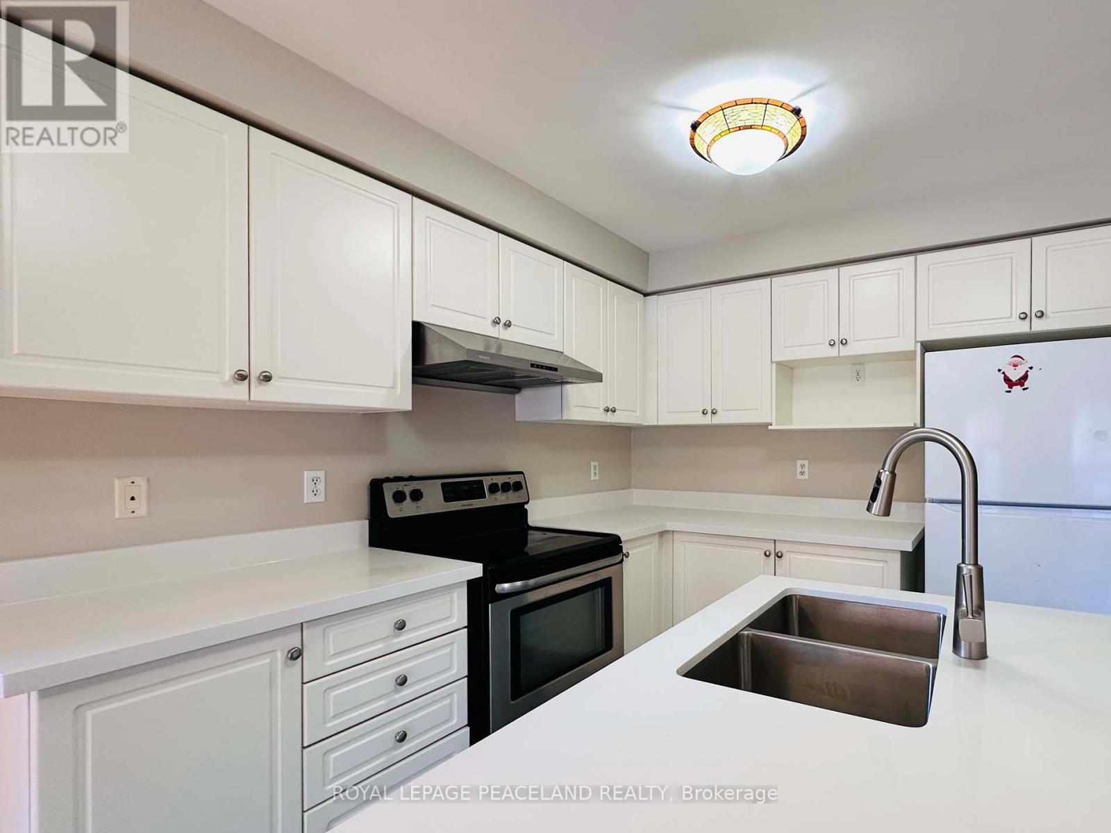 3851 Foxborough Trail, Mississauga, Ontario L5N 7W3 - Photo 9 - W13725750