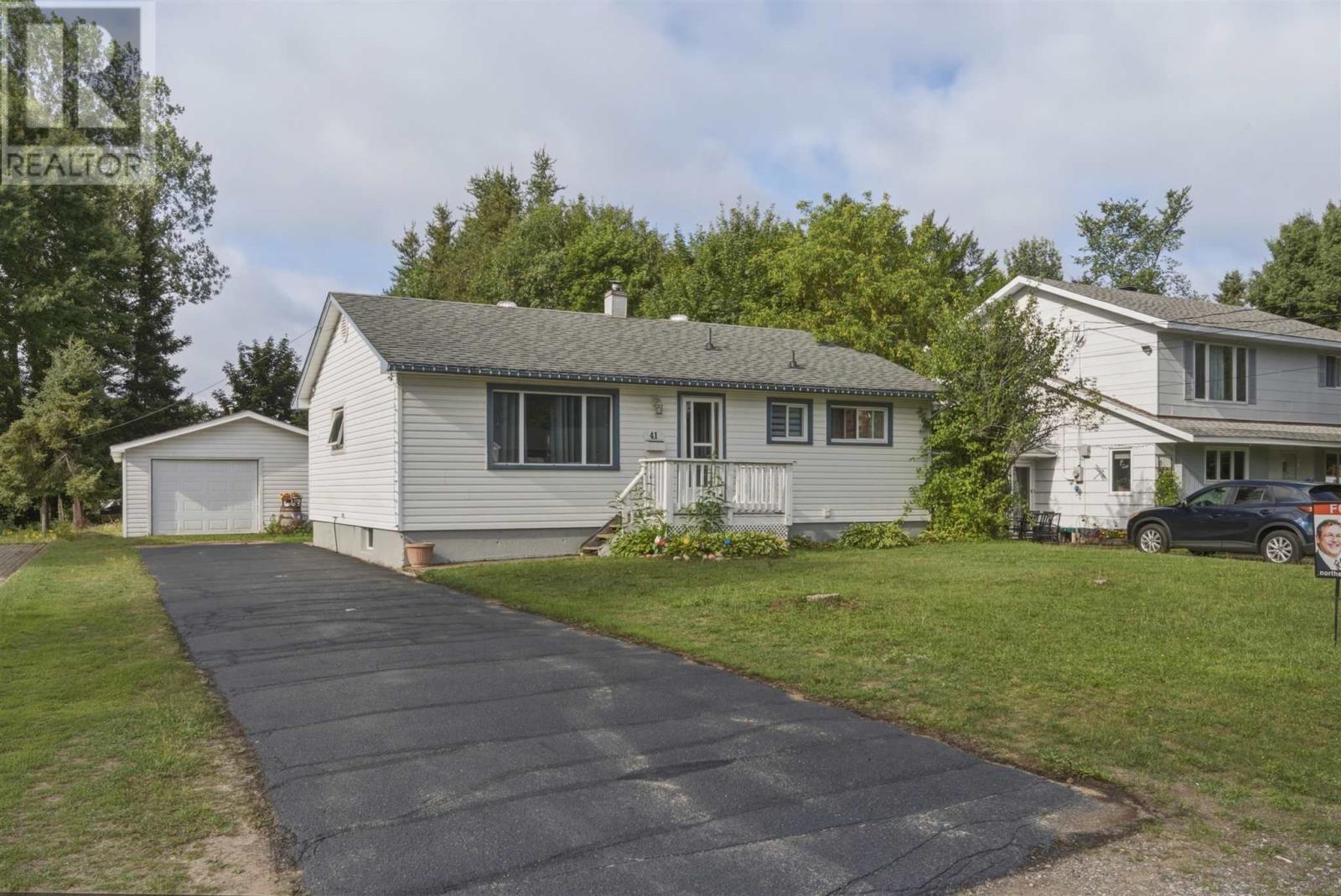 41 Centre ST, Sault Ste Marie, Ontario