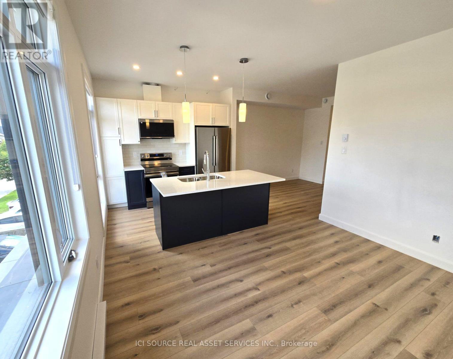 Main Floor - 873 Contour Street, Ottawa, Ontario  K1W 0G6 - Photo 4 - X13694650
