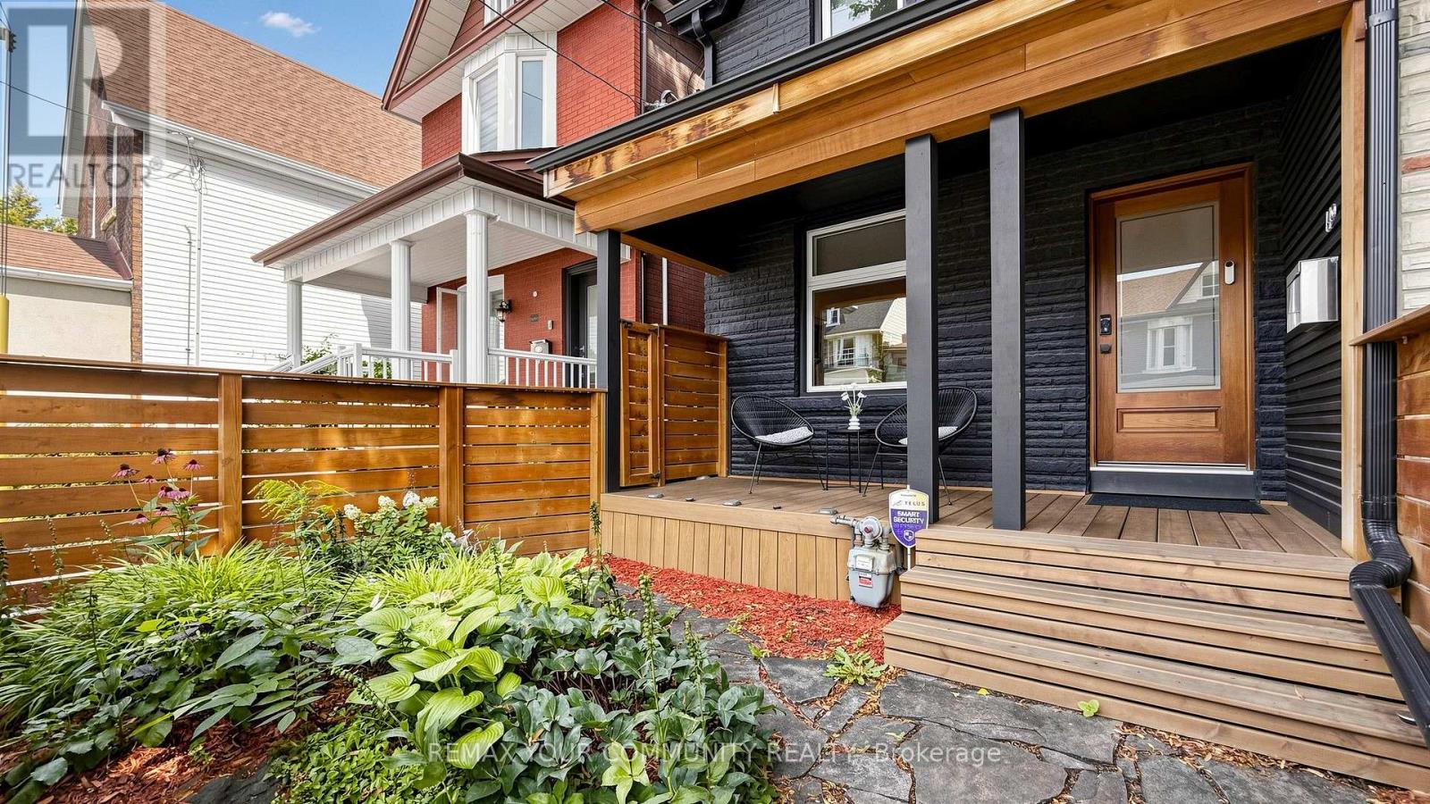 149 Jones Avenue N, Toronto, Ontario  M4M 3A2 - Photo 2 - E13722432