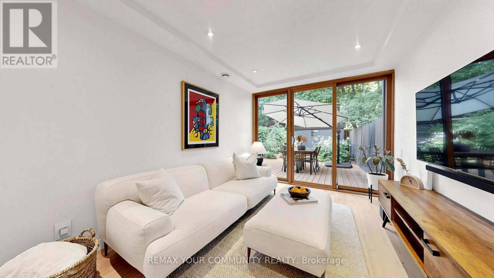 149 Jones Avenue N, Toronto, Ontario  M4M 3A2 - Photo 4 - E13722432