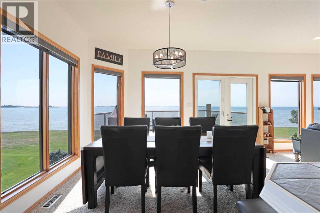 14 White Pelican Way, Lake Newell Resort, Alberta T1R 0X5 - Photo 10 - A2340225