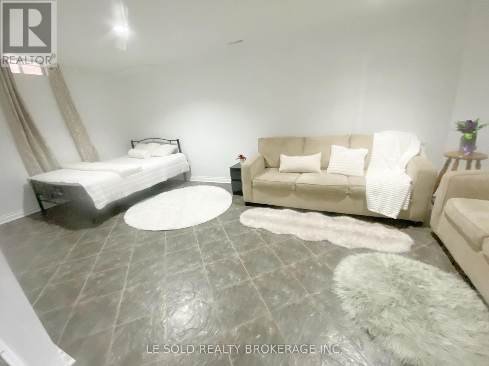 76 Larratt Lane, Richmond Hill, Ontario L4C 0E2 - Photo 32 - N13725812