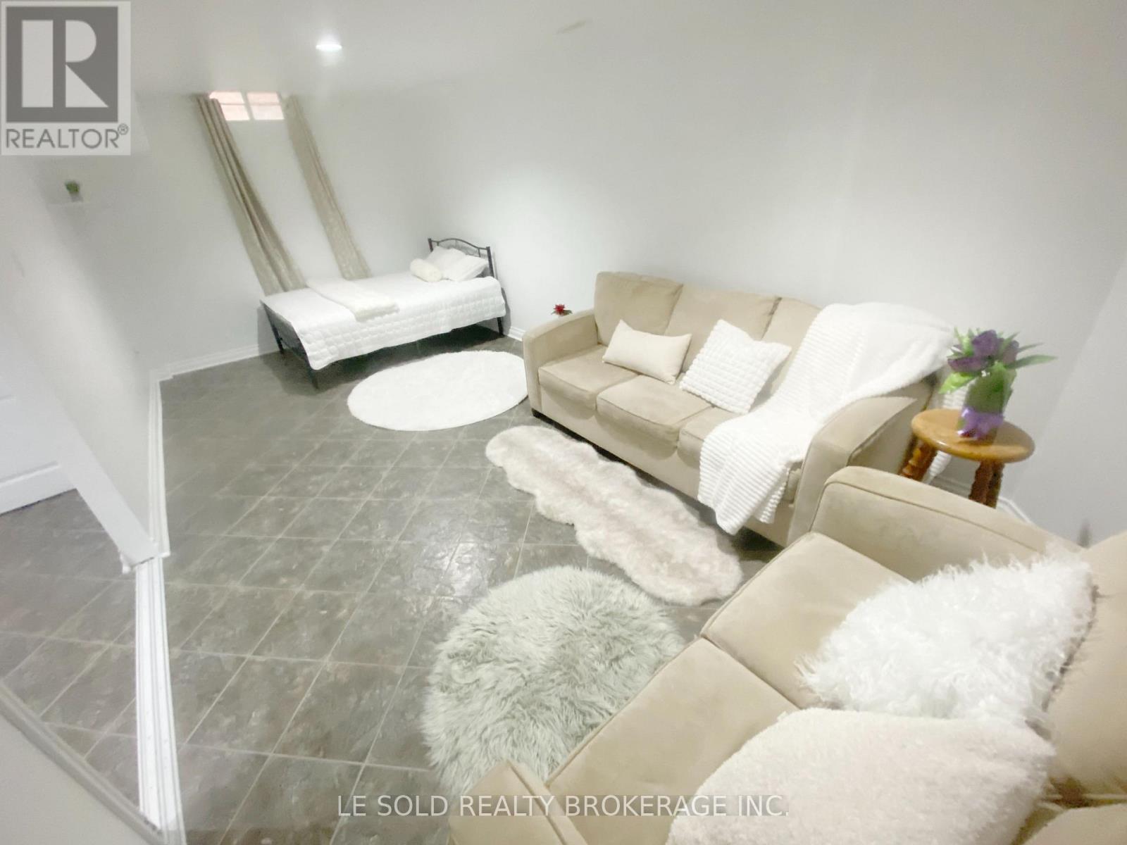 76 Larratt Lane, Richmond Hill, Ontario L4C 0E2 - Photo 33 - N13725812