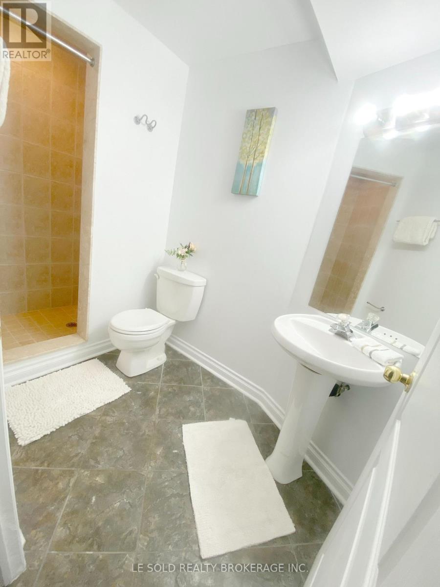 76 Larratt Lane, Richmond Hill, Ontario L4C 0E2 - Photo 37 - N13725812