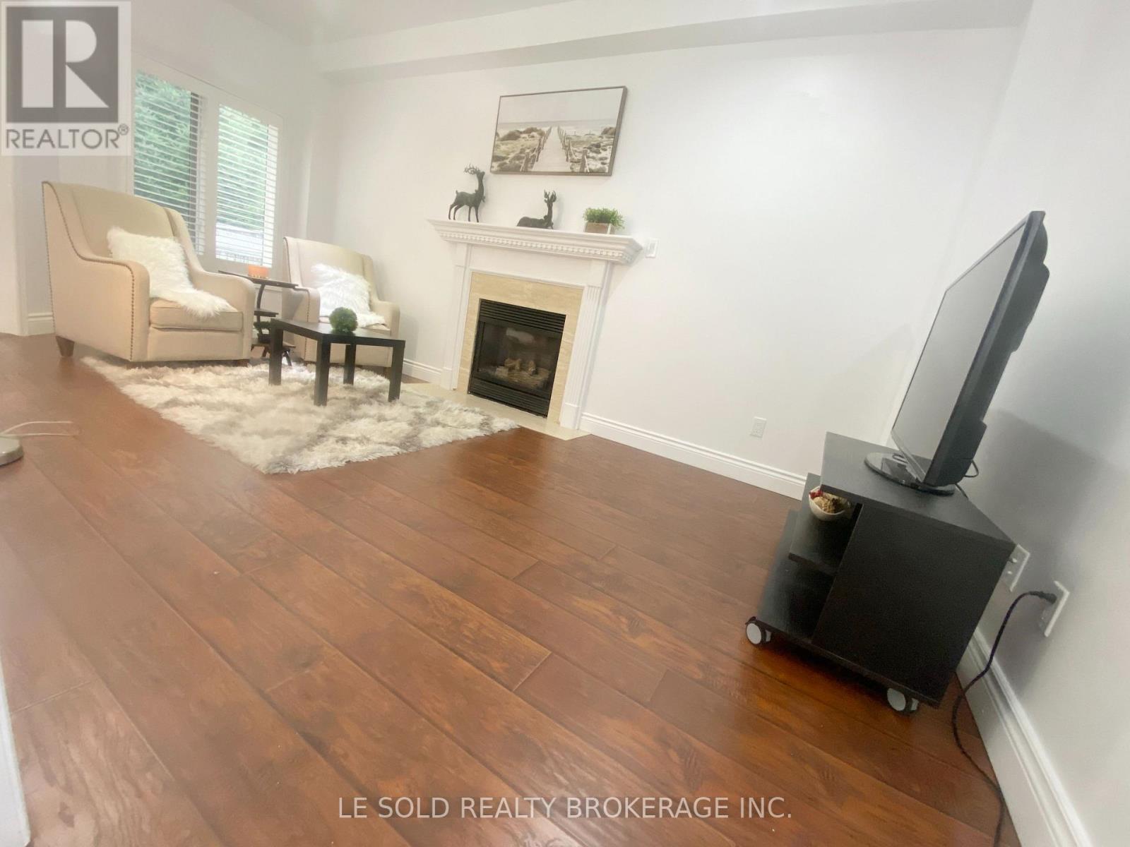 76 Larratt Lane, Richmond Hill, Ontario L4C 0E2 - Photo 7 - N13725812