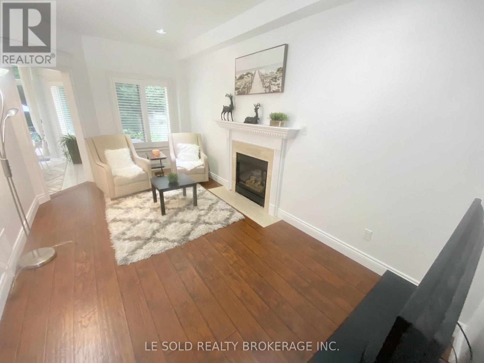 76 Larratt Lane, Richmond Hill, Ontario L4C 0E2 - Photo 9 - N13725812