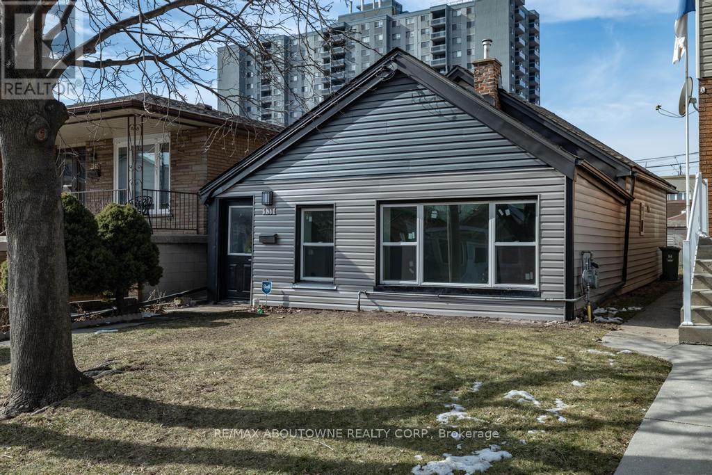 131 WEST AVENUE N, Hamilton, Ontario
