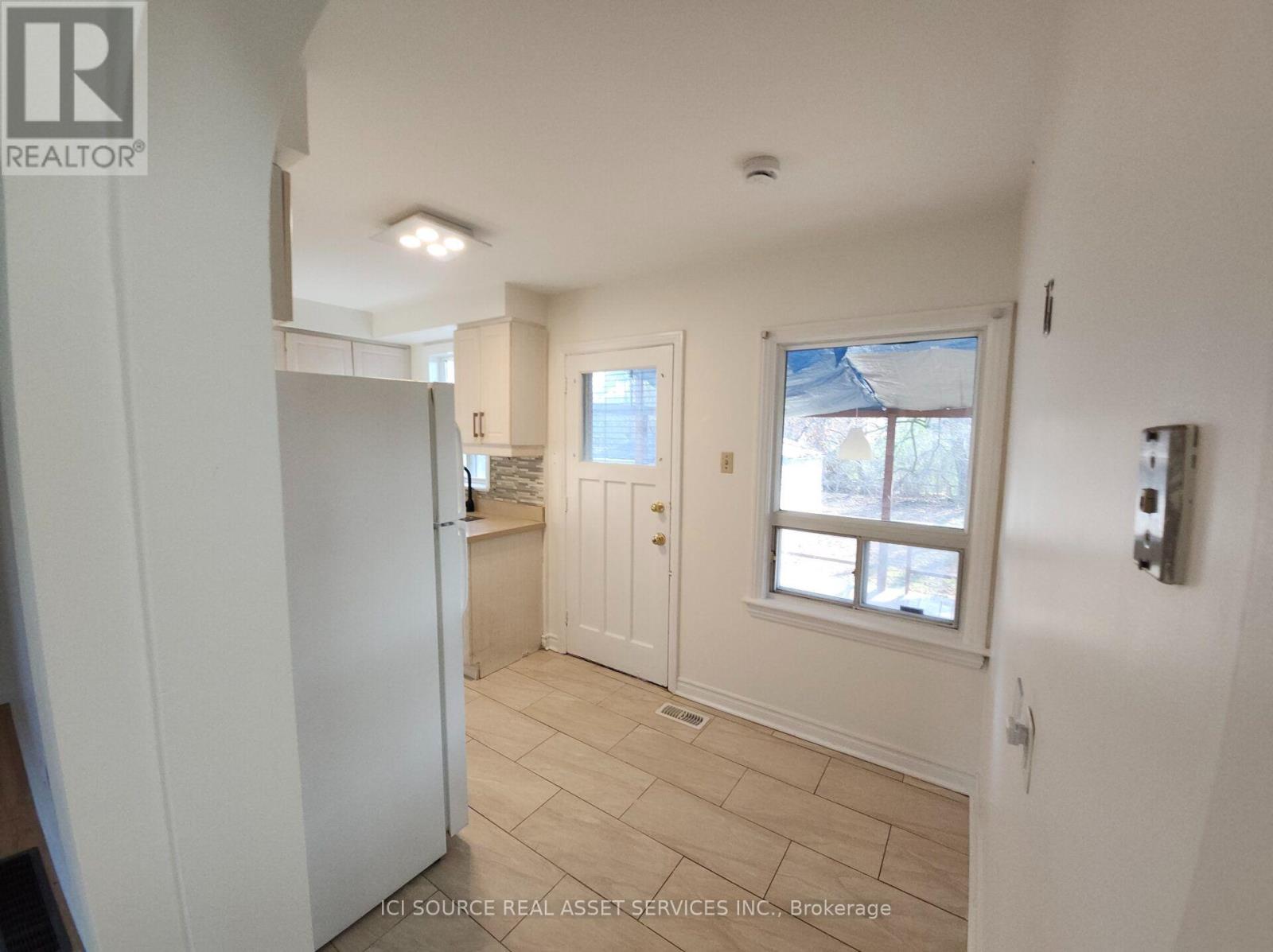 8 Talbot Road, Toronto, Ontario  M2N 2S9 - Photo 15 - C13725824