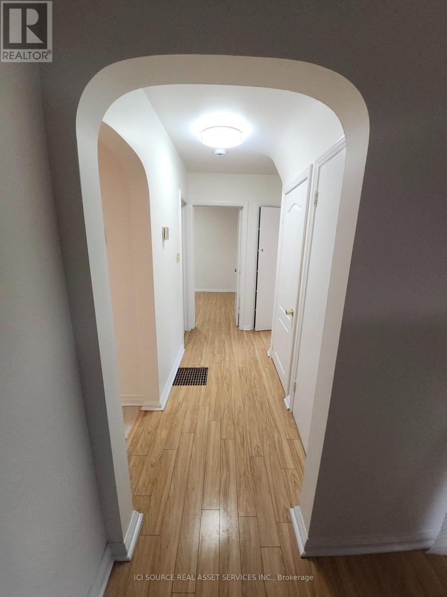 8 Talbot Road, Toronto, Ontario  M2N 2S9 - Photo 7 - C13725824