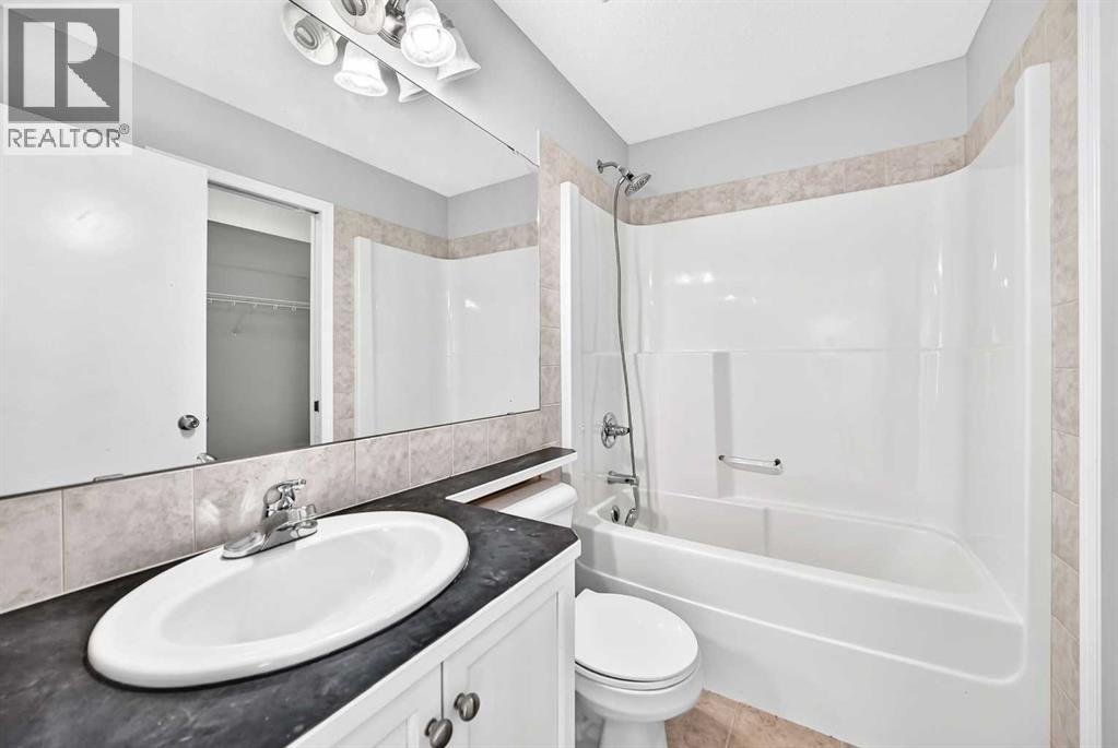 15 Prestwick Place SE, Calgary, Alberta  T2Z 4P4 - Photo 13 - A2339912
