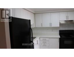 1010 - 135 HILLCREST AVENUE, Mississauga, Ontario