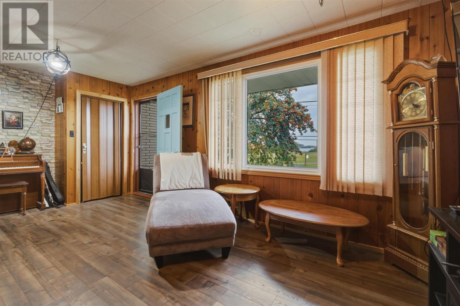 190 Woodward Ave, Blind River, Ontario  P0R 1B0 - Photo 14 - SM262369
