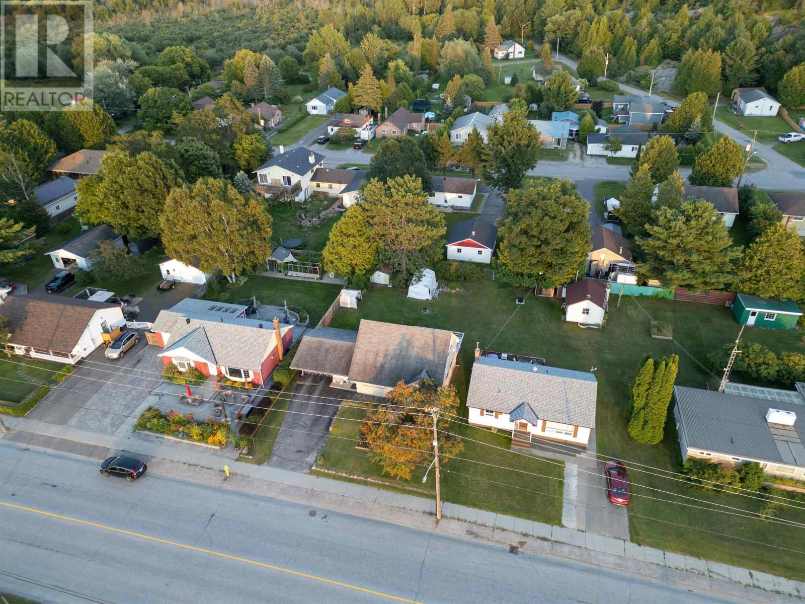 190 Woodward Ave, Blind River, Ontario  P0R 1B0 - Photo 3 - SM262369