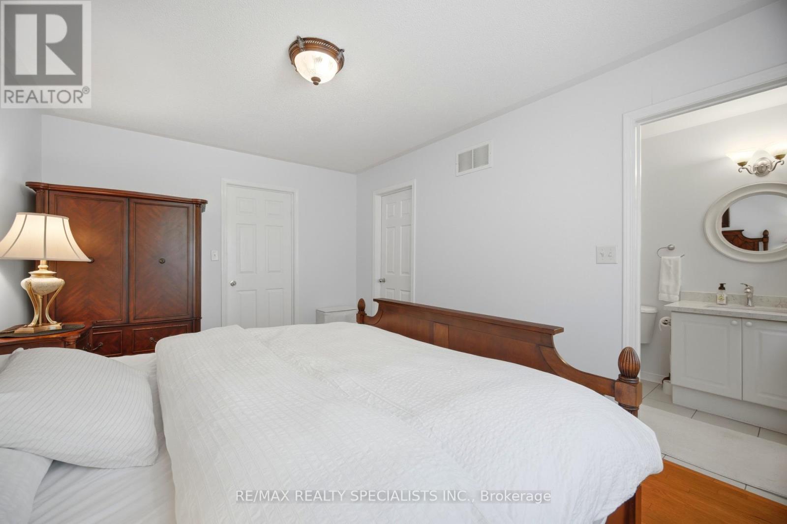 1 - 3071 Treadwells Drive, Mississauga, Ontario  L4X 1L5 - Photo 23 - W13419698