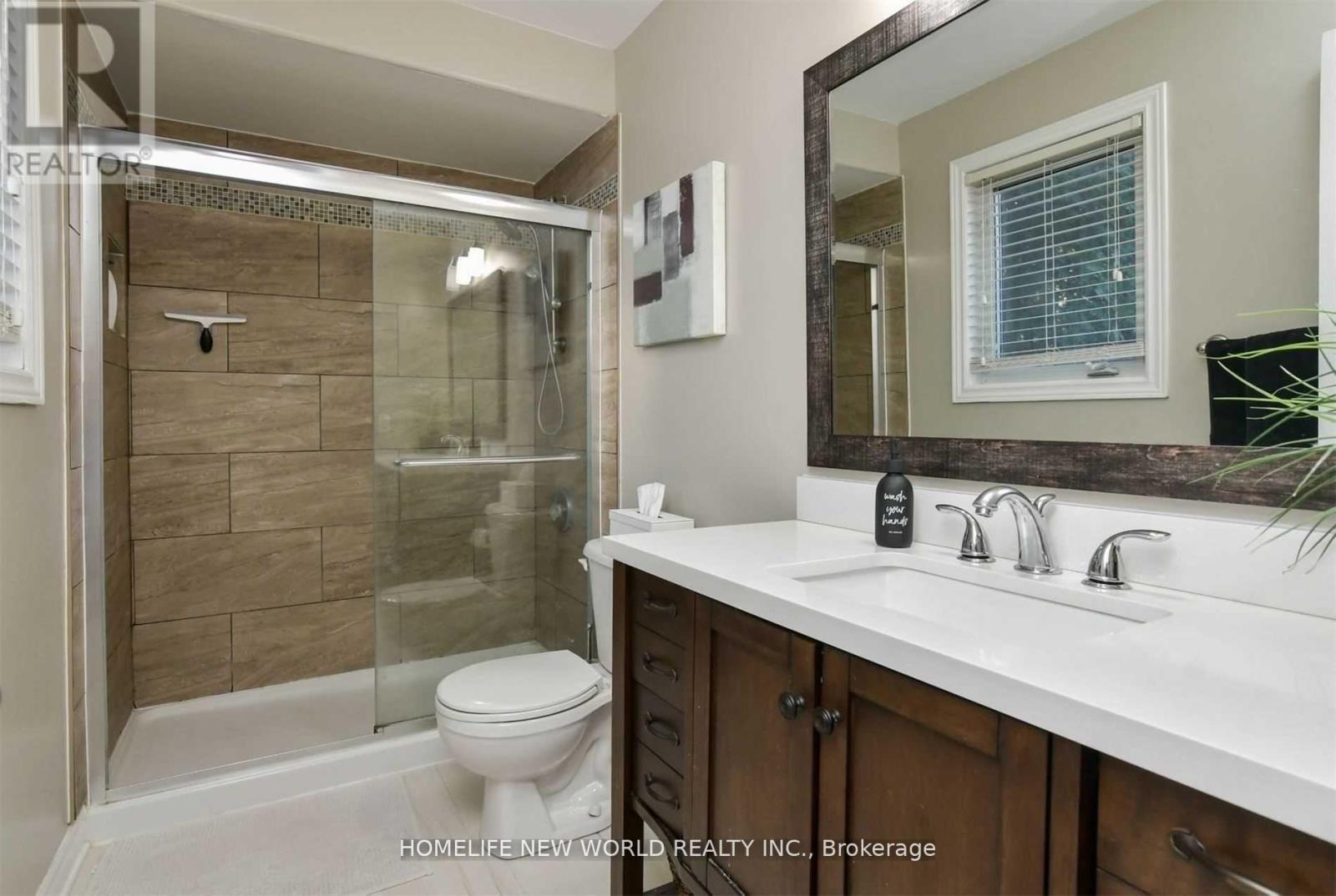 32 Smith Street, Bradford West Gwillimbury, Ontario  L3Z 3C9 - Photo 11 - N13725850