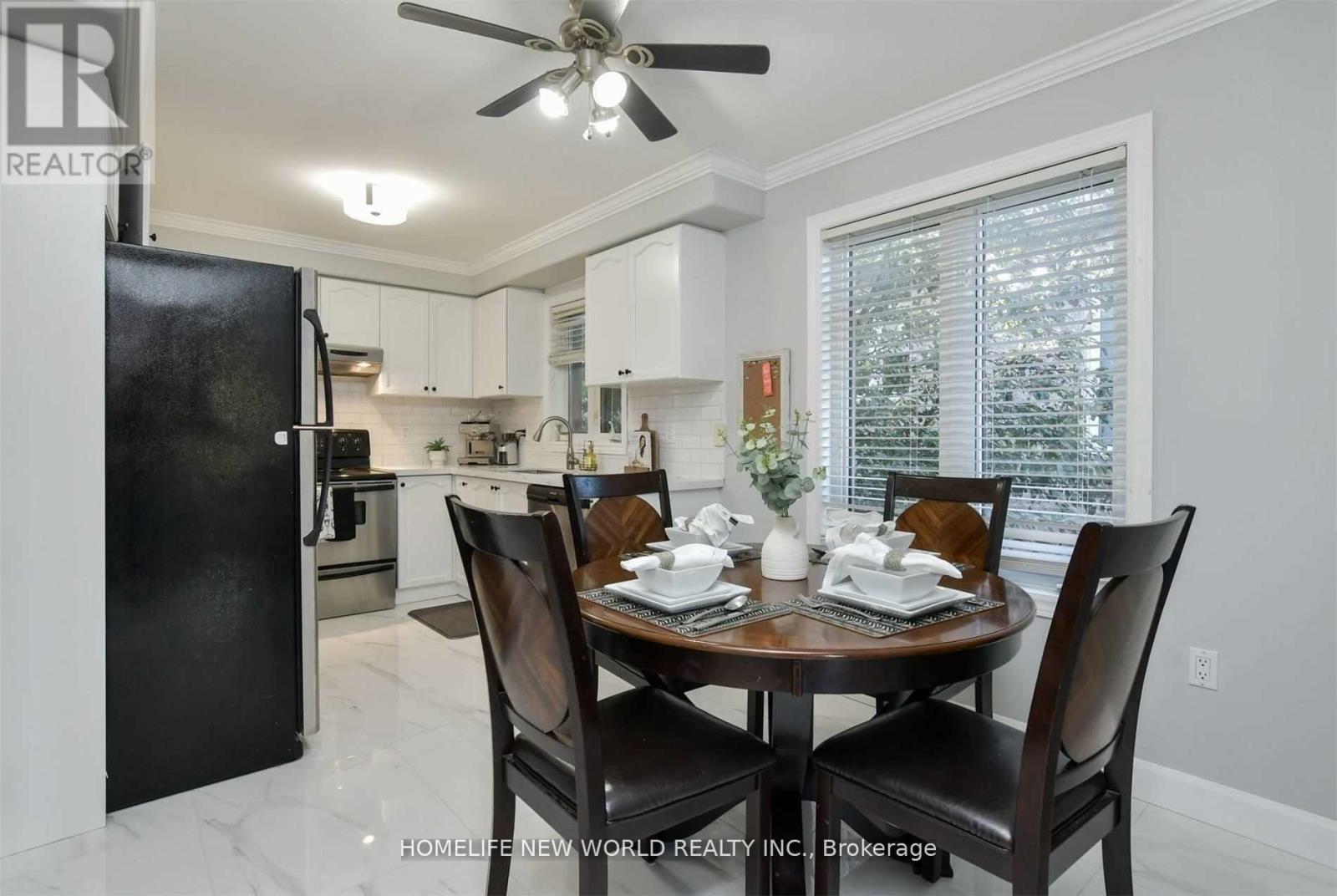 32 Smith Street, Bradford West Gwillimbury, Ontario  L3Z 3C9 - Photo 3 - N13725850