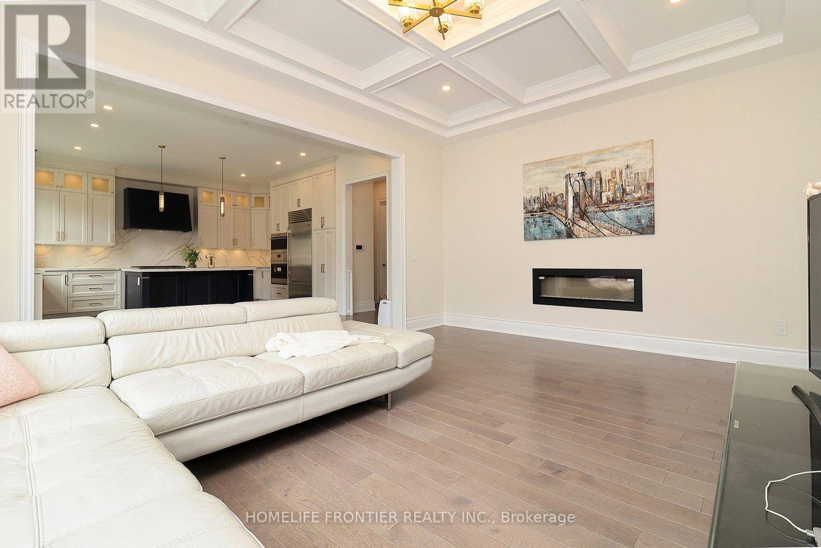 8 Planet Street, Richmond Hill, Ontario  L4C 4V8 - Photo 3 - N13725856