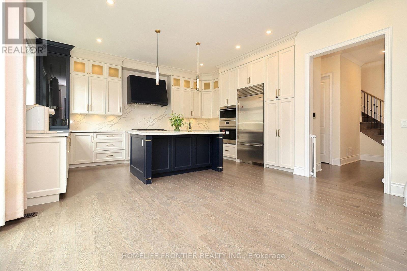 8 Planet Street, Richmond Hill, Ontario  L4C 4V8 - Photo 4 - N13725856