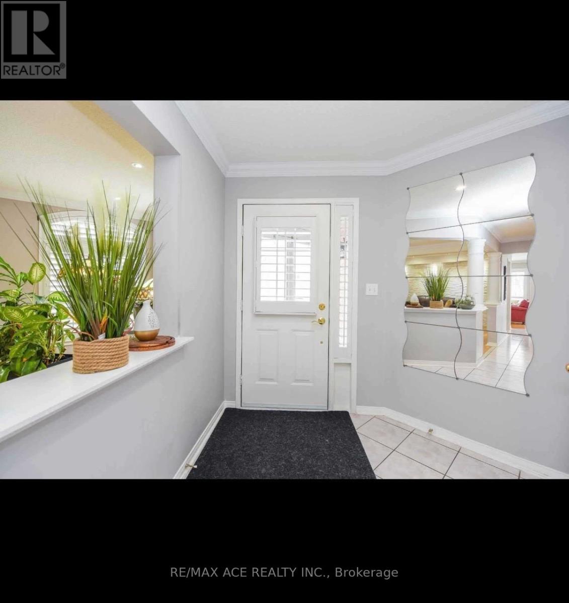 Main - 1079 Bluehorn Boulevard, Mississauga, Ontario  L5V 2J9 - Photo 2 - W13725860