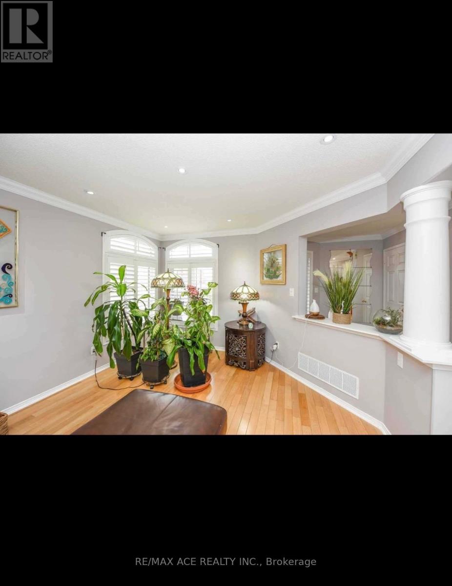 Main - 1079 Bluehorn Boulevard, Mississauga, Ontario  L5V 2J9 - Photo 3 - W13725860