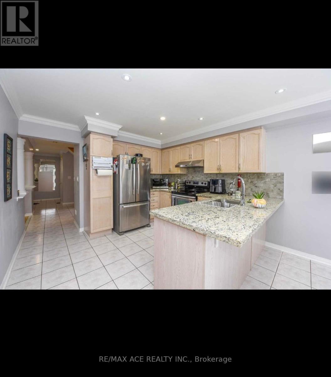 Main - 1079 Bluehorn Boulevard, Mississauga, Ontario  L5V 2J9 - Photo 5 - W13725860