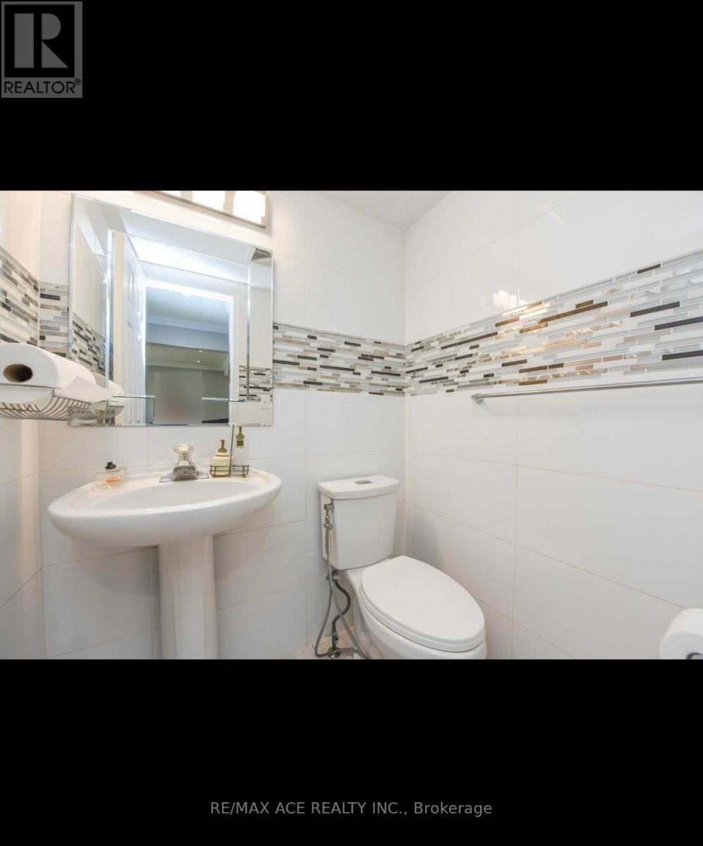 Main - 1079 Bluehorn Boulevard, Mississauga, Ontario  L5V 2J9 - Photo 8 - W13725860