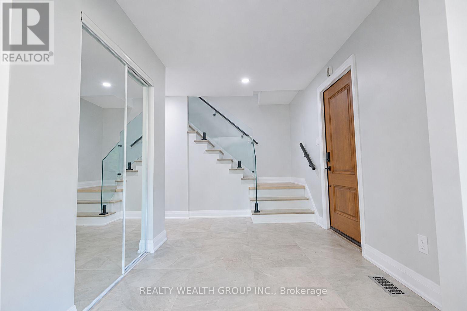 264 Shakespeare Drive, Waterloo, Ontario  N2L 2T6 - Photo 2 - X13725854