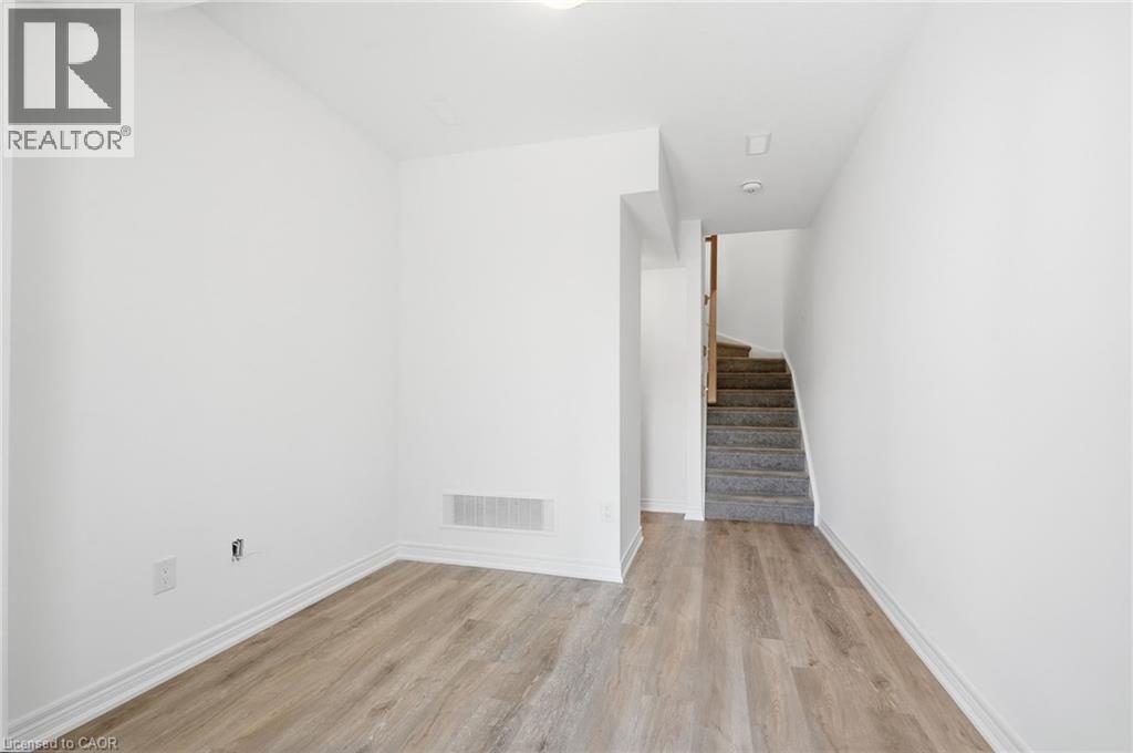 19 Roxanne Drive Unit# 119, Hamilton, Ontario  L8H 0B6 - Photo 4 - 40856730