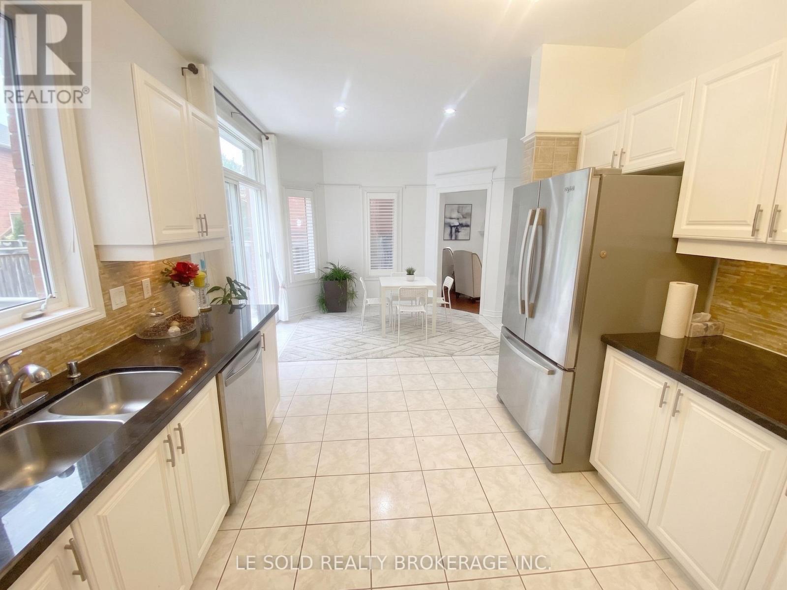 76 Larratt Lane, Richmond Hill, Ontario  L4C 0E2 - Photo 12 - N13725812