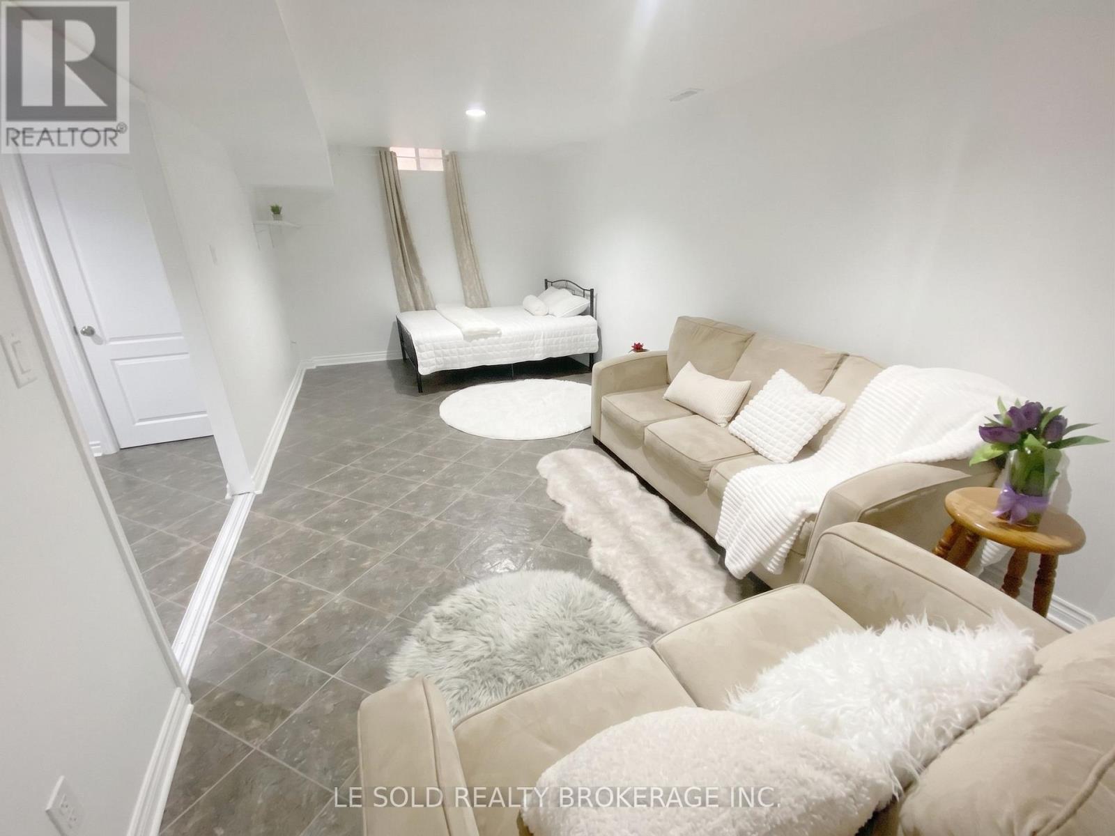 76 Larratt Lane, Richmond Hill, Ontario  L4C 0E2 - Photo 33 - N13725812