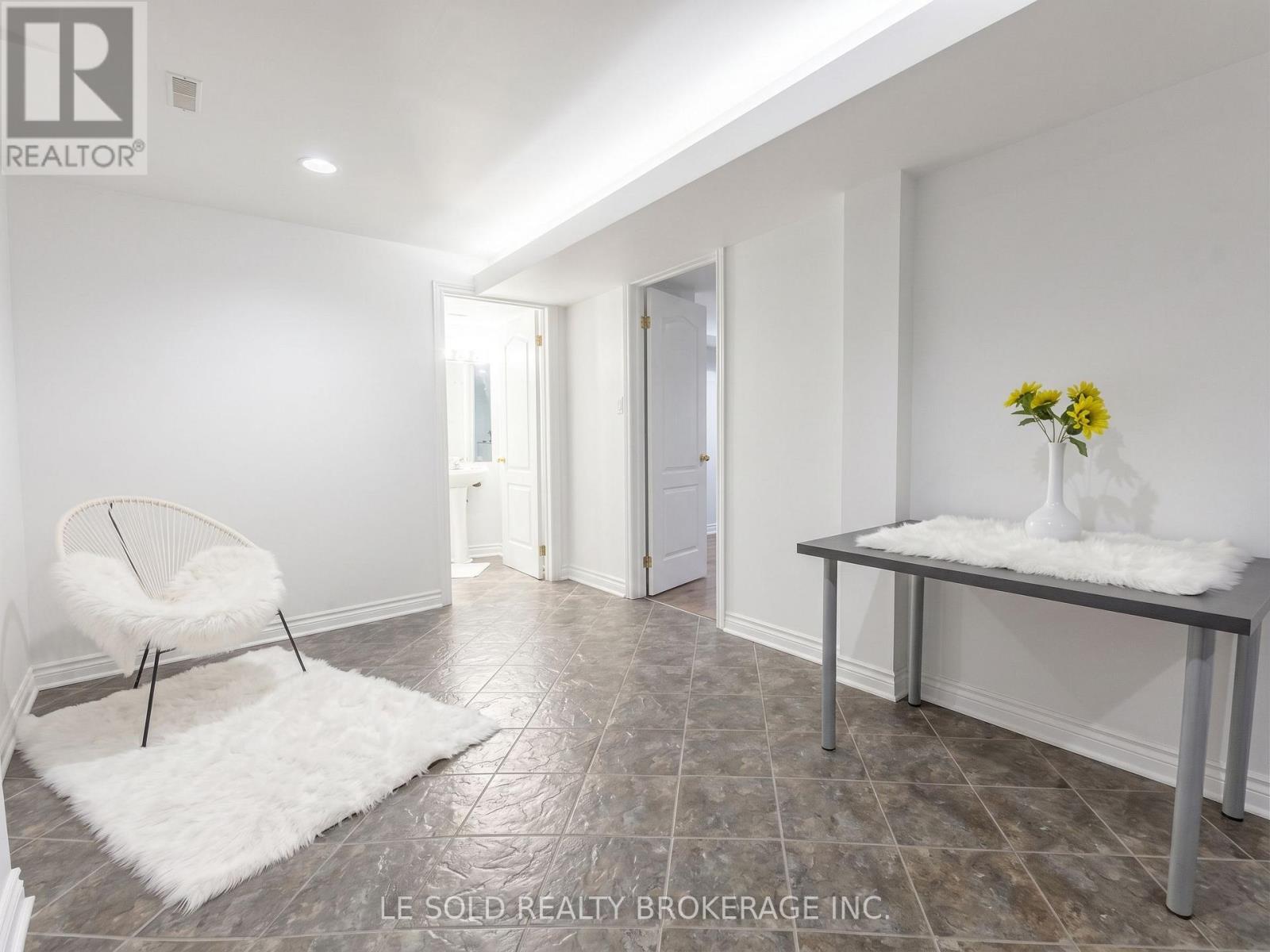 76 Larratt Lane, Richmond Hill, Ontario  L4C 0E2 - Photo 34 - N13725812