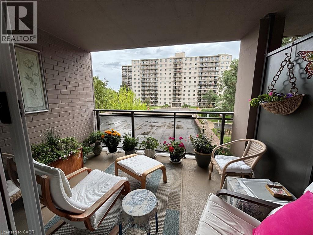 975 WARWICK Court Unit# 205, Burlington, Ontario