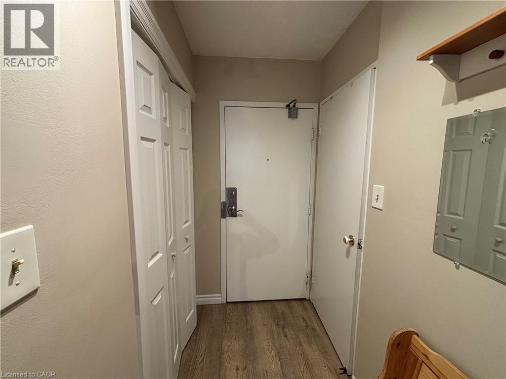 975 Warwick Court Unit# 205, Burlington, Ontario  L7T 3Z7 - Photo 4 - 40859173