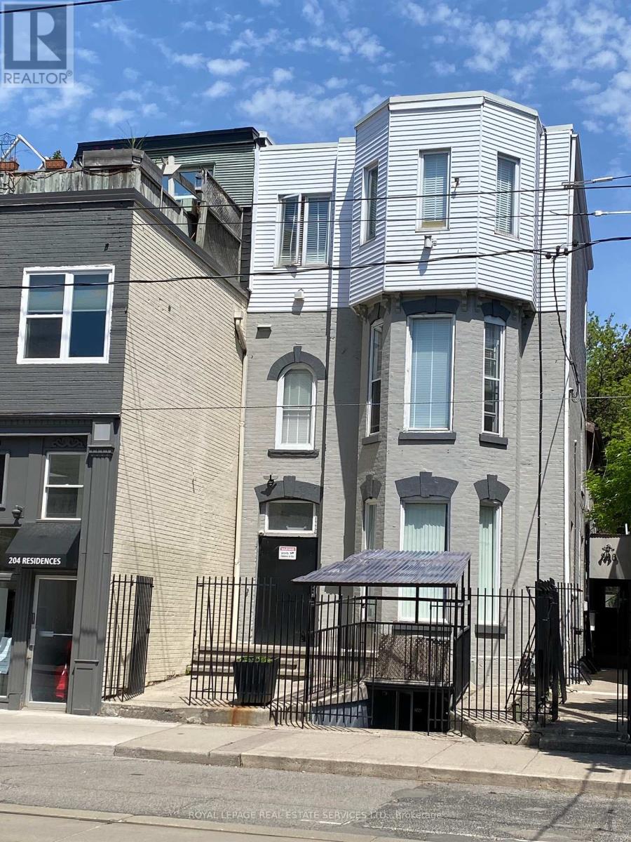 203 - 206 CARLTON STREET, Toronto, Ontario
